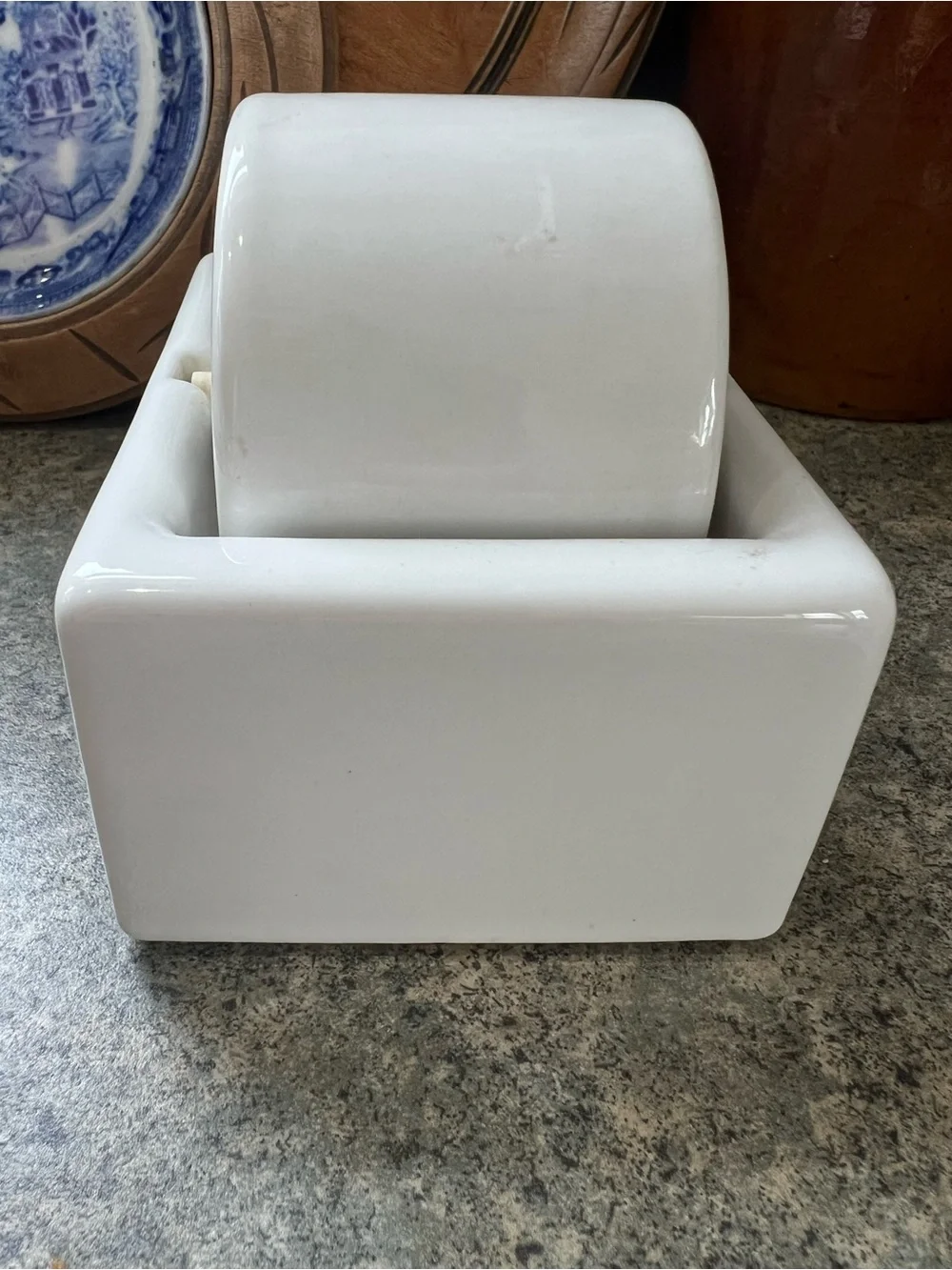 VINTAGE IDL SENIOR MOISTENER WHITE PORCELAIN ENVELOPE/ STAMP ROLLER MADE IN USA